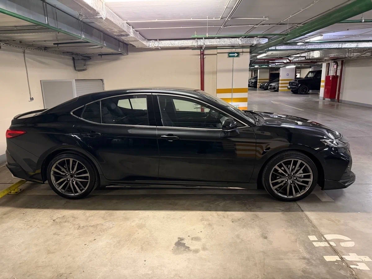 Toyota Camry XV80 Hybrid 2.0 Sport PLUS · 2024 г.в. — фото 2